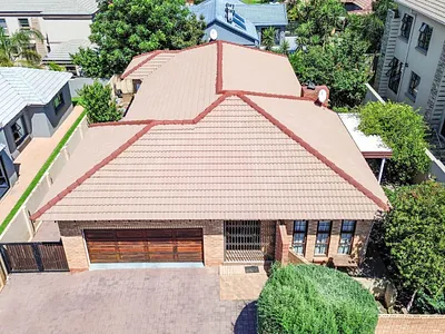 4 Bedroom House For Sale in Centurion - nsvv.webp