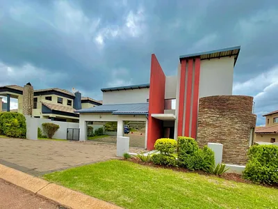 6 Bedroom House For Sale in Akasia - 9Mrd.webp