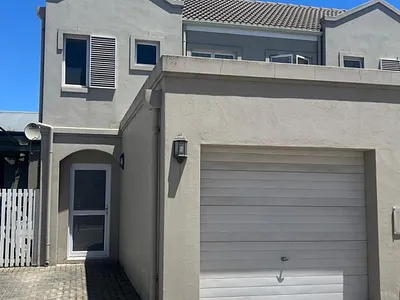 2 Bedroom Townhouse For Sale in Brackenfell - 7EKE.webp