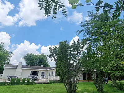 6 Bedroom House For Sale in Wakkerstroom - CdXu.webp