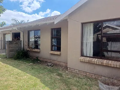 3 Bedroom House For Sale in Port Elizabeth - gIuO.webp