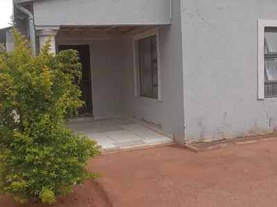 2 Bedroom House For Sale in Hammanskraal - R3yM.webp
