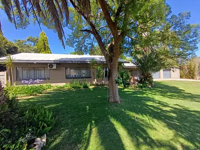 3 Bedroom House For Sale in Klerksdorp - qOhX.webp