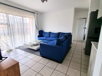 4 Bedroom Apartment For Sale in Midrand - Es2E.webp