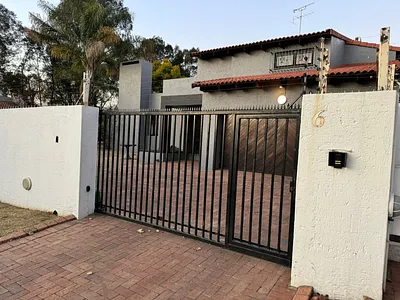 6 Bedroom House To Rent in Sandton - JPtE.webp