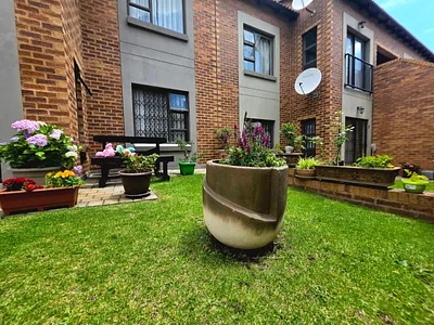 2 Bedroom Apartment For Sale in Secunda - KYJM.webp