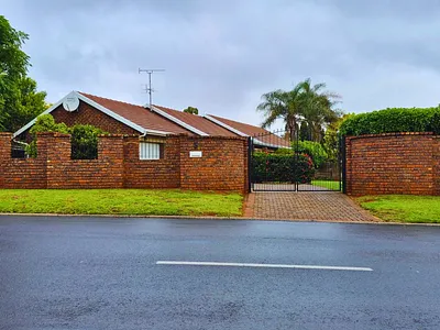 3 Bedroom House For Sale in Kempton Park - VD0p.webp