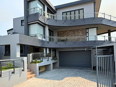 4 Bedroom House For Sale in Gansbaai - Il5d.webp