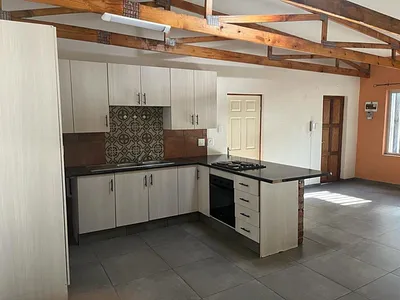 2 Bedroom House To Rent in Johannesburg - HZbU.webp