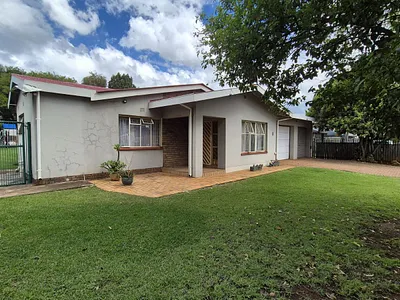 4 Bedroom House For Sale in Lydenburg - Fty4.webp