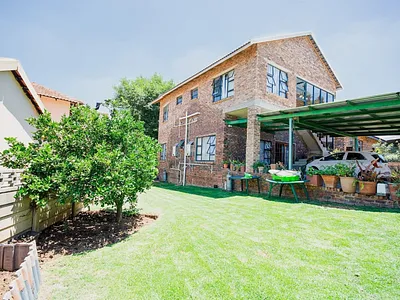 3 Bedroom House For Sale in Roodepoort - c2fm.webp