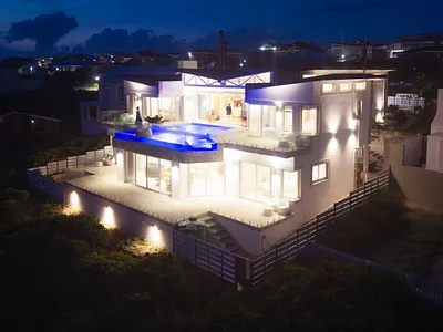 6 Bedroom House For Sale in Struisbaai - eH6T.webp