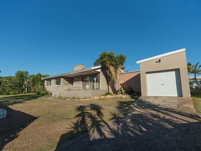 4 Bedroom House For Sale in Port Elizabeth - lS1b.webp