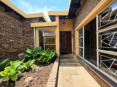 4 Bedroom House For Sale in Secunda - cvn9.webp