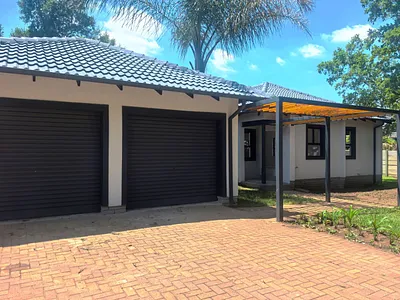 4 Bedroom House For Sale in Centurion - 90wj.webp