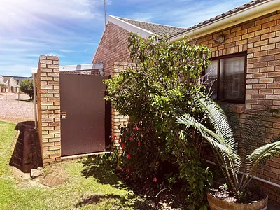 3 Bedroom Townhouse For Sale in Jeffreys Bay - Bvo3.webp