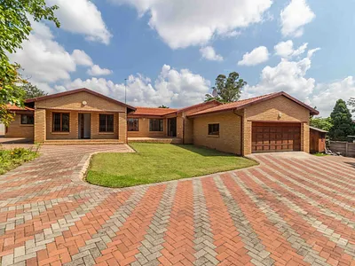 3 Bedroom House For Sale in Randburg - J9S3.webp