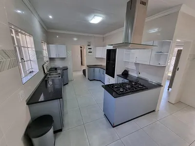 3 Bedroom House To Rent in Sandton - 0JKA.webp