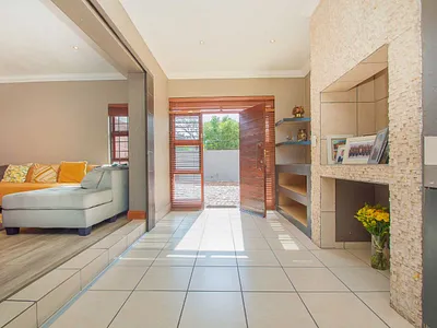 3 Bedroom House For Sale in Randburg - OAs8.webp