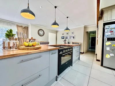 4 Bedroom House To Rent in Secunda - img