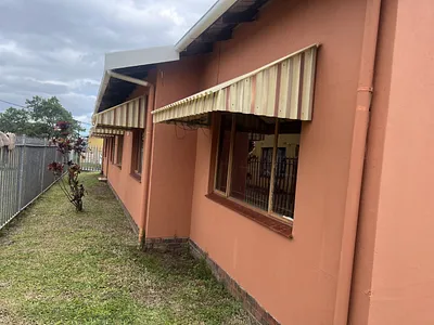 4 Bedroom House For Sale in Esikhawini - 116v.webp