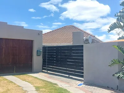 2 Bedroom Townhouse For Sale in Gordons Bay - img