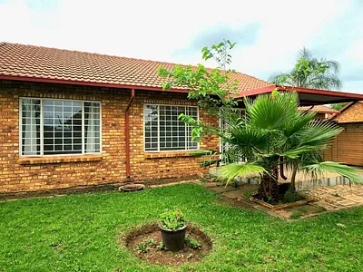 3 Bedroom Townhouse For Sale in Pretoria - img