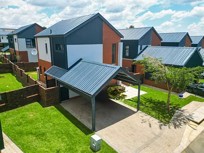 3 Bedroom House For Sale in Roodepoort - img