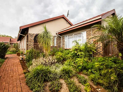 3 Bedroom Townhouse For Sale in Pretoria - img