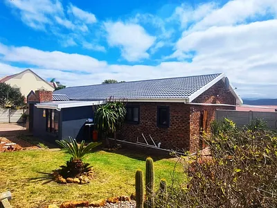 4 Bedroom House For Sale in Klein Brak Rivier - YyNH.webp