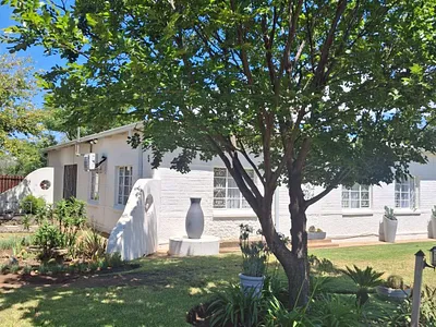 4 Bedroom House For Sale in Marquard - hwT6.webp