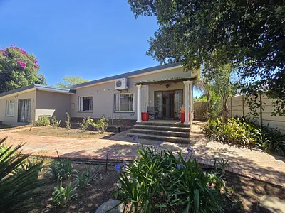 5 Bedroom House For Sale in Ashton - img