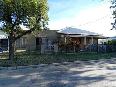 4 Bedroom House For Sale in Graaff-Reinet - dTS5.webp