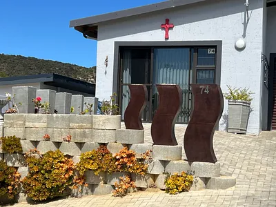 2 Bedroom House For Sale in Mossel Bay - PBvT.webp