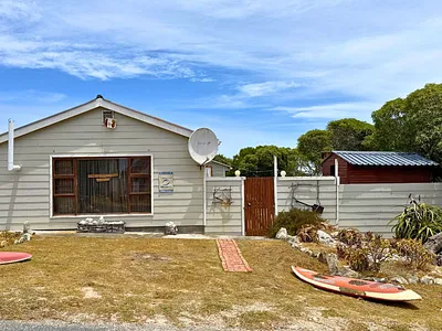 3 Bedroom House For Sale in Gansbaai - vpcA.webp