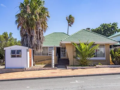 Commercial Property For Sale in Bredasdorp - i71p.webp