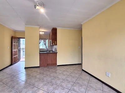 2 Bedroom Apartment For Sale in Roodepoort - 2how.webp