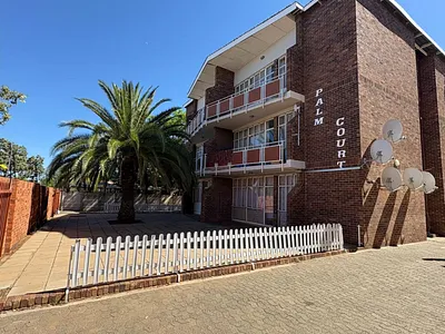 2 Bedroom Apartment For Sale in Kimberley - yNx6.webp