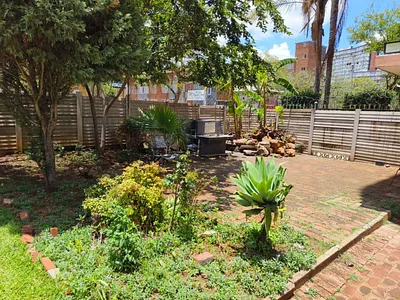 4 Bedroom Apartment For Sale in Pretoria - AKi4.webp