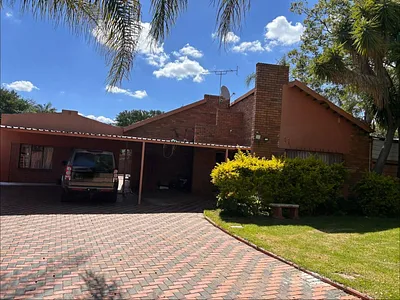 3 Bedroom House For Sale in Polokwane - PWvU.webp