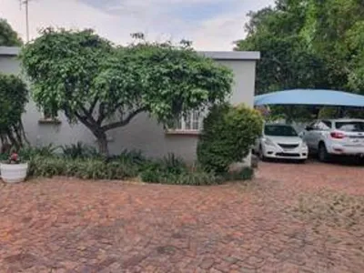 2 Bedroom House To Rent in Randburg - SuYd.webp