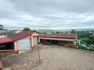 5 Bedroom House For Sale in Verulam - vEyT.webp