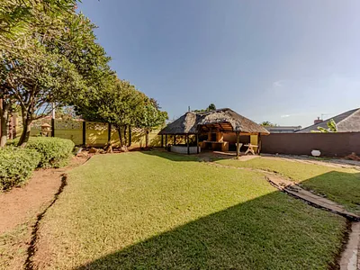 3 Bedroom House For Sale in Roodepoort - qUMb.webp