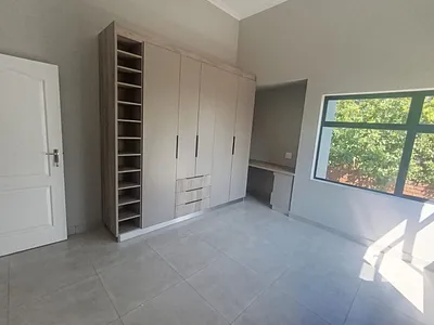 4 Bedroom House For Sale in Sonheuwel, Nelspruit - rtS6.webp