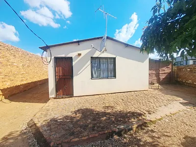 2 Bedroom House For Sale in Pretoria - UXil.webp