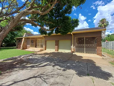 5 Bedroom House For Sale in Orkney - VxS3.webp