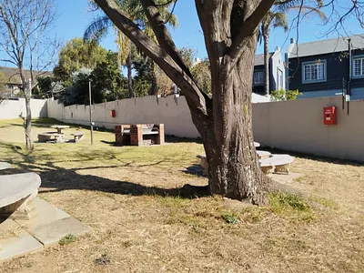 2 Bedroom Apartment For Sale in Sandton - nvAE.webp