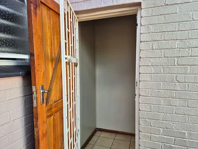 1 Bedroom Apartment To Rent in Kuruman - img