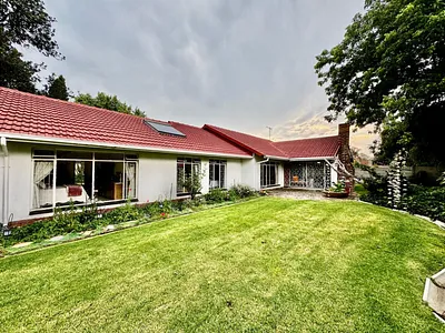 4 Bedroom House For Sale in Secunda - ziPr.webp