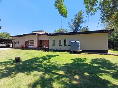 5 Bedroom House For Sale in Wolmaransstad - 5P9e.webp